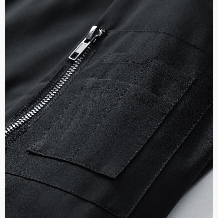 Herren Leichte Bomberjacke im minimalistischen Utility-Look mit Ärmeltasche & Rippbündchen Echoarchiv