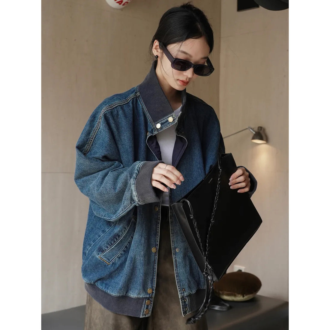Damen Oversized Jeans-Bomberjacke mit Rippkragen und Druckknopffront Echoarchiv