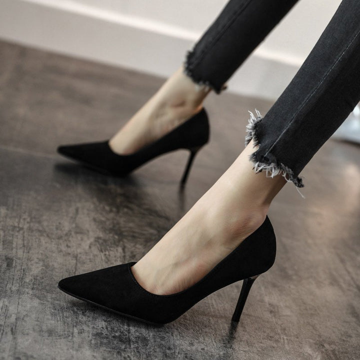 Damen Samtige spitze Pumps mit schmalem Stilettoabsatz und Komfortfußbett Echo Archiv