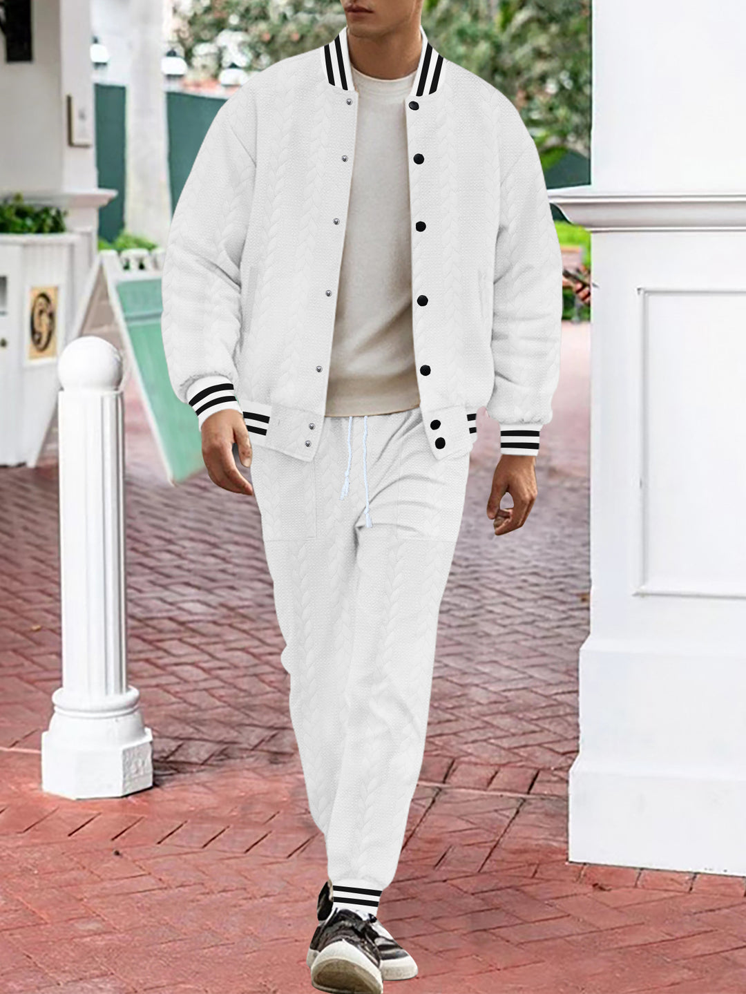Herren lässiger Strick-Collegejacke mit modernem Design und bequemen Details Echoarchiv