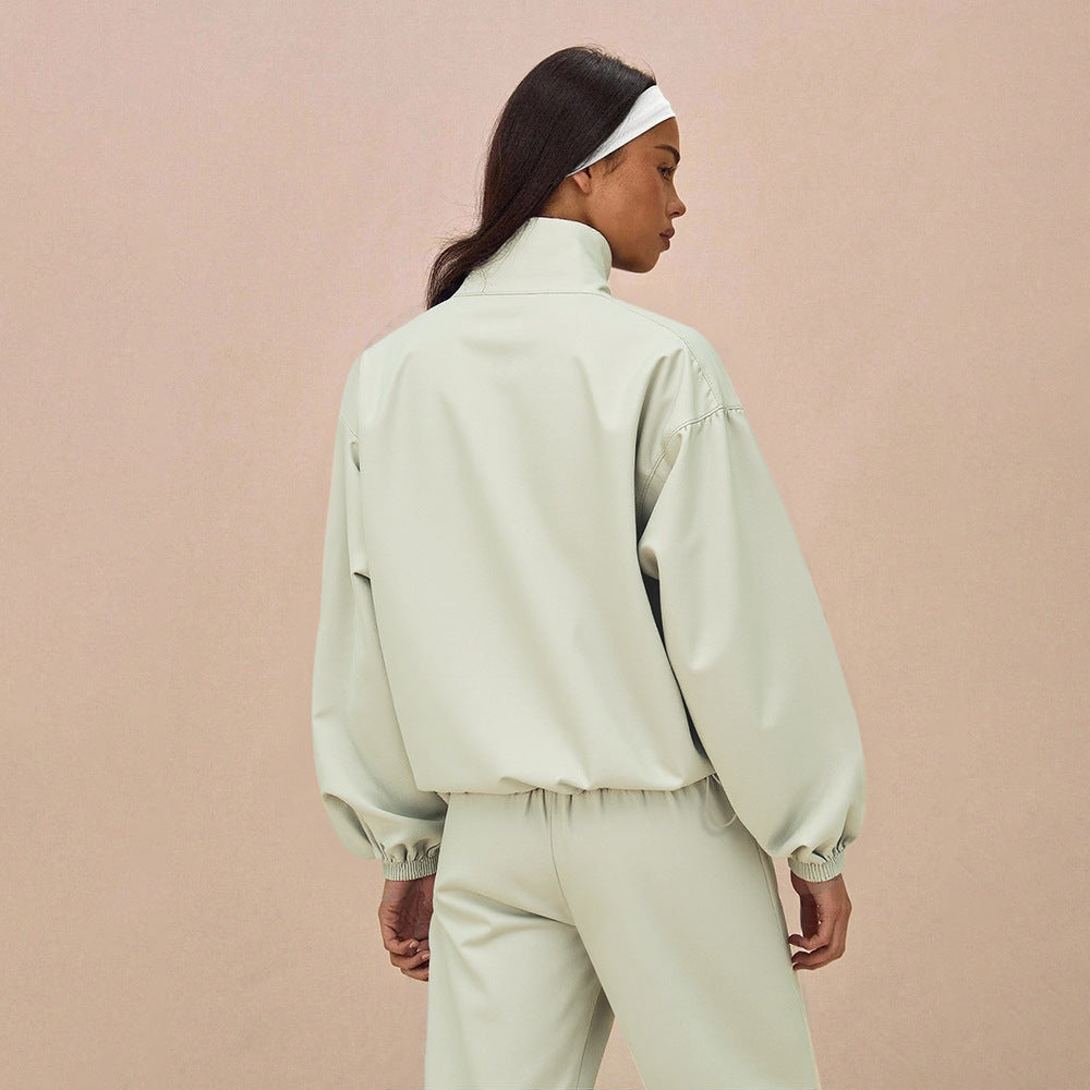 Damen Oversize-Trainingsset mit Stehkragen Ballonärmeln und weiten Kordelhosen – Avérine