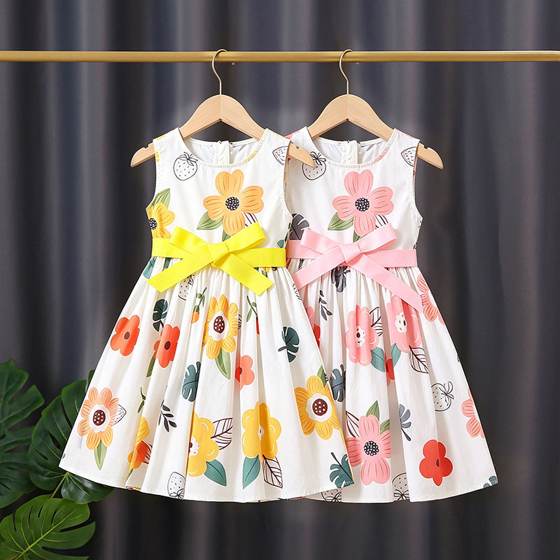 Mädchen Sommerkleid mit buntem Punkten-Design Echo Archiv