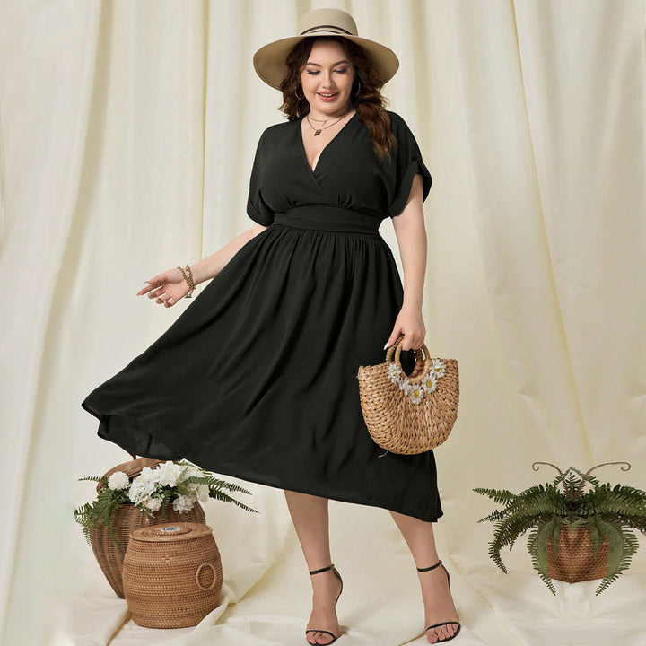 Damen Maxikleid mit elegantem Wickeldesign und fließendem Saum Echo Archiv