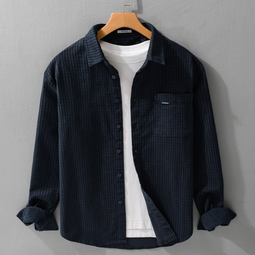 Herren Feinstruktur-Hemdjacke im Cord‑Look mit aufgesetzter Brusttasche Echoarchiv