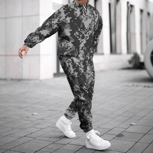 Herren modischer Trainingsanzug im trendigen Camouflage-Design Echoarchiv
