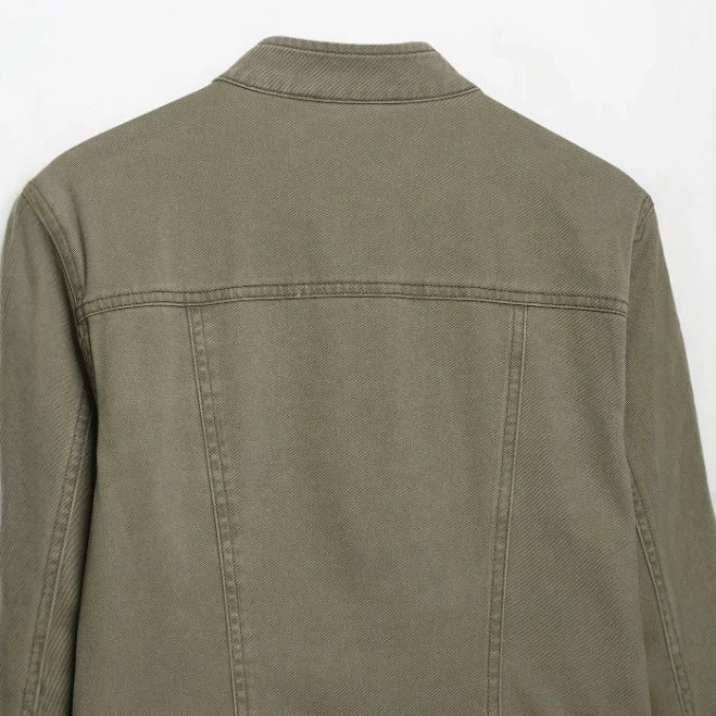 Damen Kurzblouson im Boxy‑Cut mit hohem Stehkragen, verdecktem Reißverschluss und elastischem Saum Echo Archiv