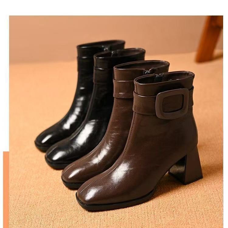 Damen Elegante Stiefeletten mit Blockabsatz und Schnallen-Detail Echo Archiv