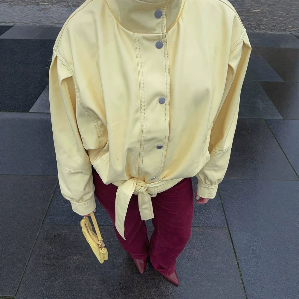 Damen Kurze taillierte Jacke mit Stehkragen, Puffärmeln und Bindegürtel Echoarchiv