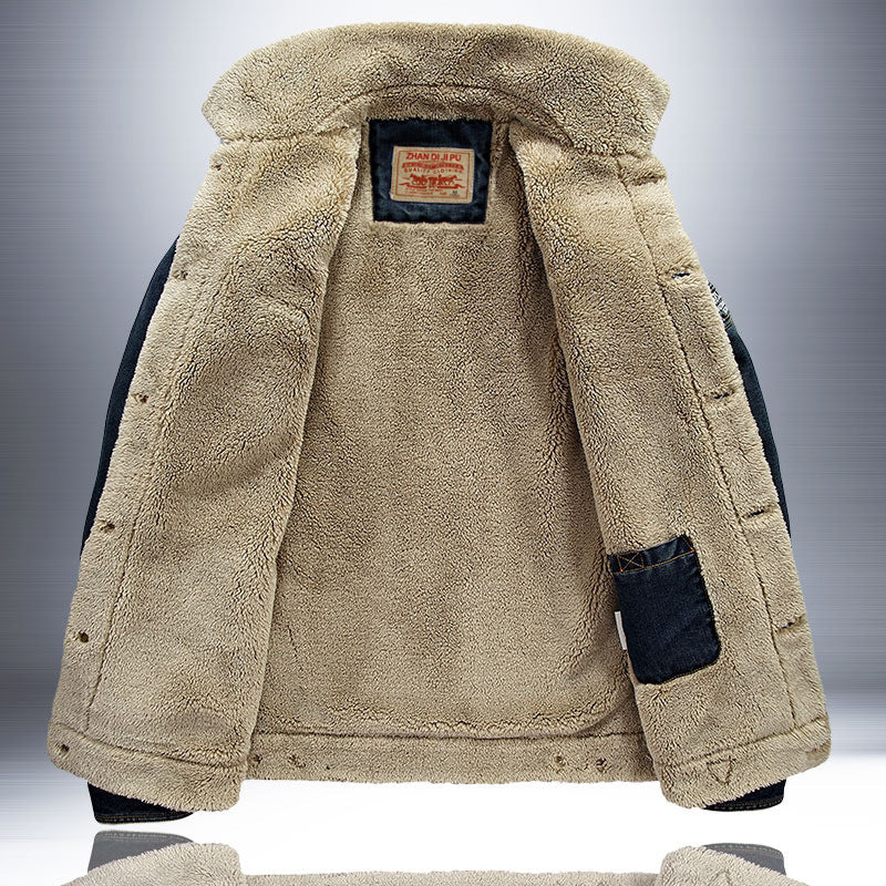 Herren Thermo-Denimjacke im Truckerstil mit vollem Teddyfleece-Innenfutter und hohem Umlegekragen Echo Archiv