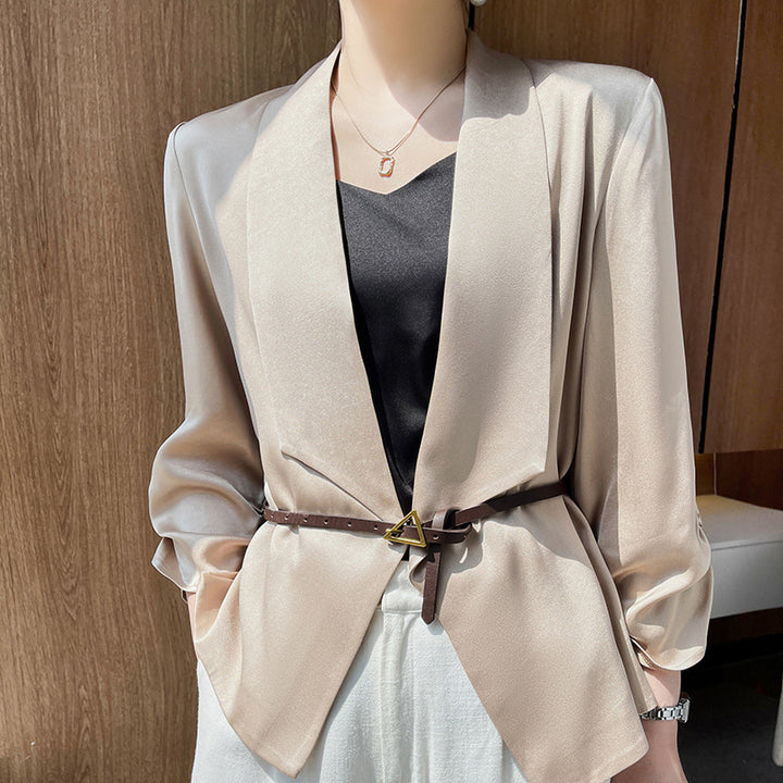 Damen Schalkragen-Blazer mit Satinbesatz, offener Front und legerer Kurzform Echoarchiv