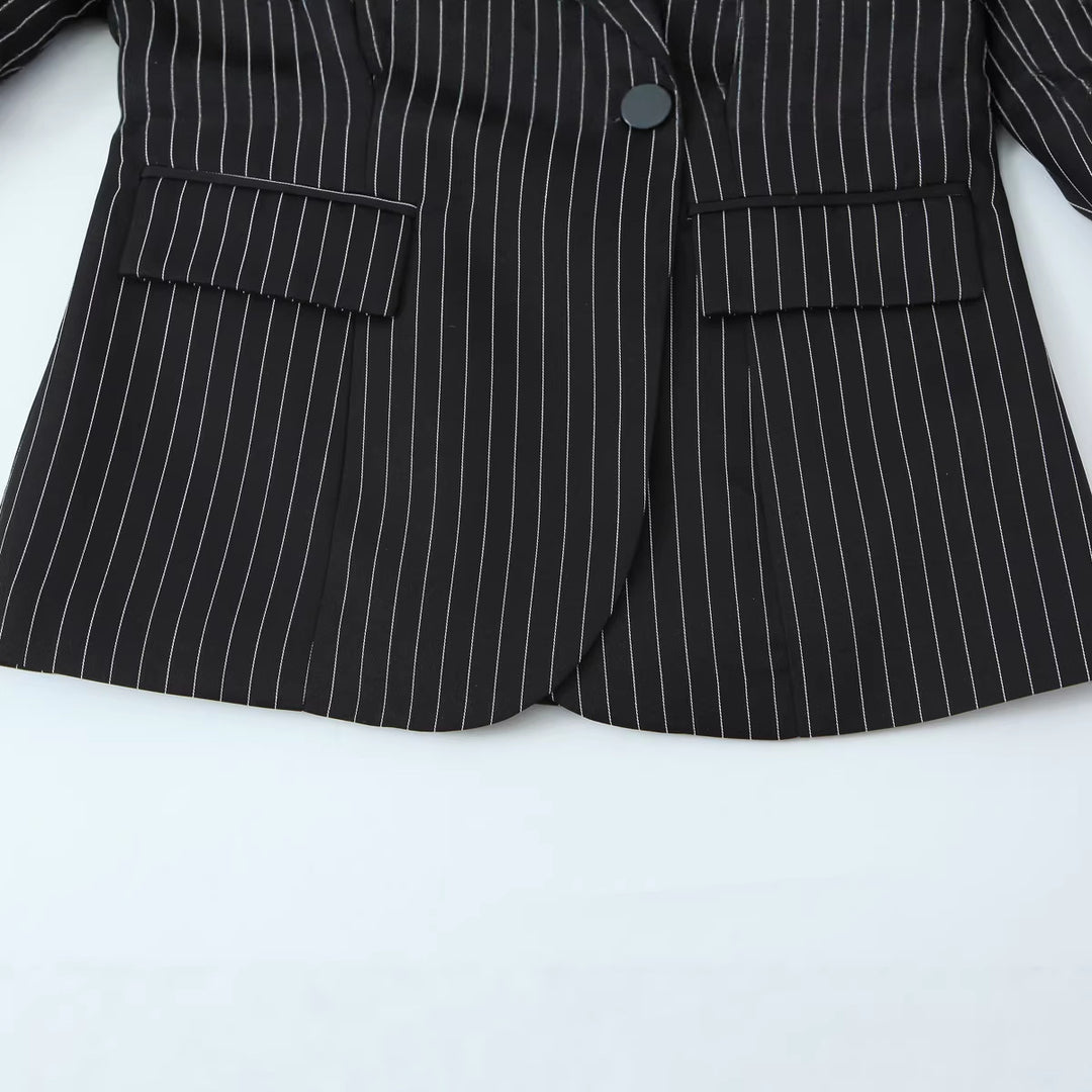 Damen Zweireihiger Oversize-Blazer mit markanten Schulterpolstern und Nadelstreifen Echo Archiv