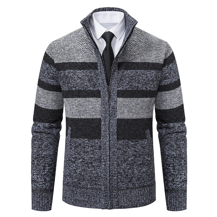 Herren modischer Strickjacke mit hohem Kragen und gestreiftem Design Echoarchiv