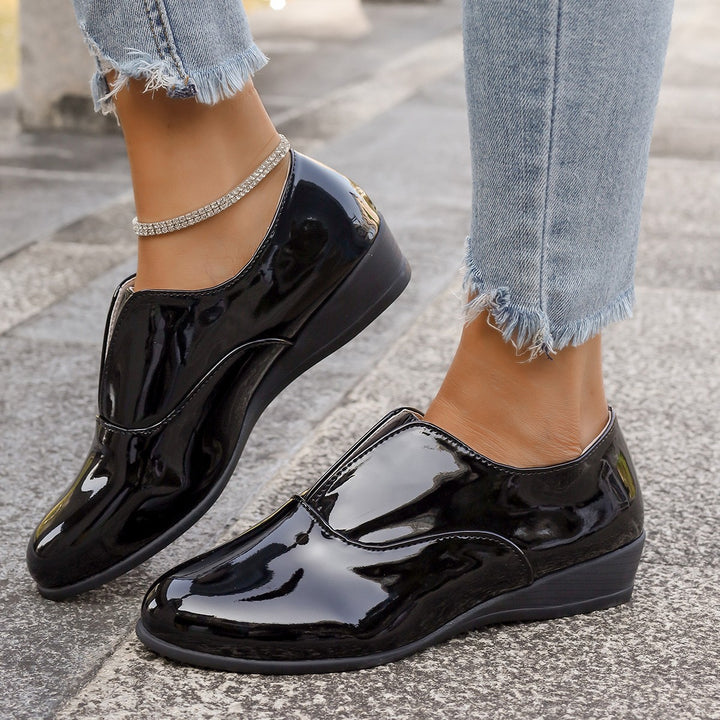 Damen Elegante Lack-Slip-On Loafer mit gepolstertem Komfortfußbett Echo Archiv