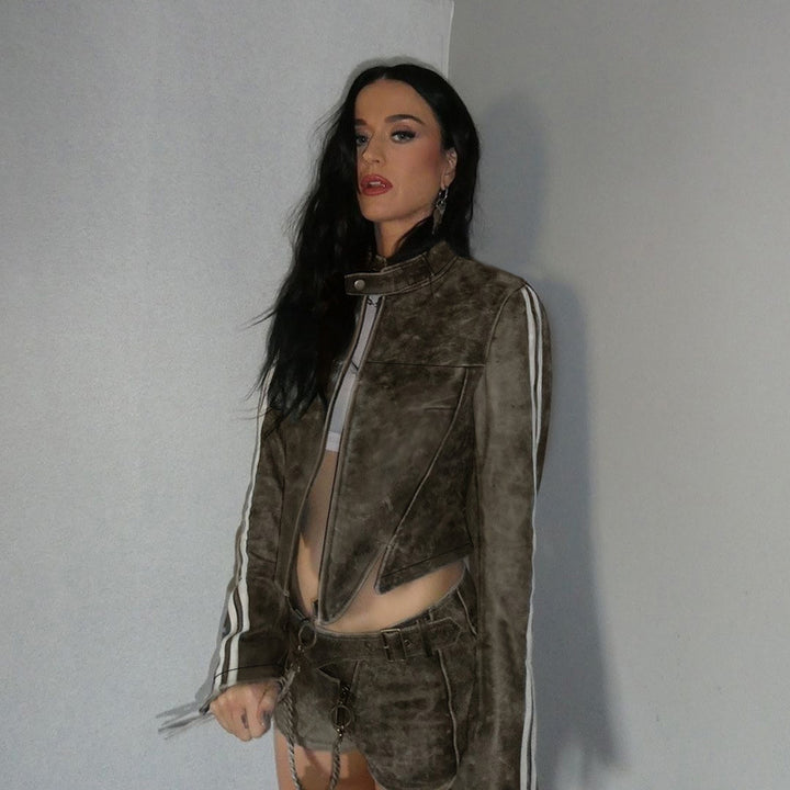 Damen Kurz geschnittene Bikerjacke aus Vintage‑Optik Kunstleder – Avérine