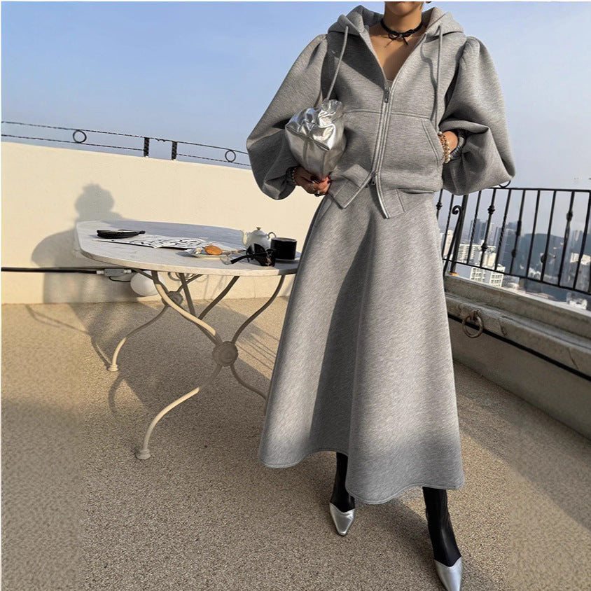 Damen Elegantes Sweatset aus Scuba‑Jersey mit Ballonärmeln und ausgestelltem Midirock – Élanora