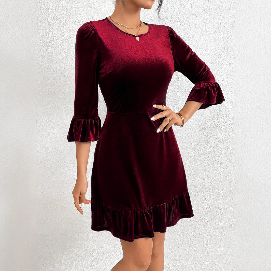 Damen Samt-Minikleid mit taillierter Korsagenlinie, gerafften Volantärmeln und stufigem Saum – Élara