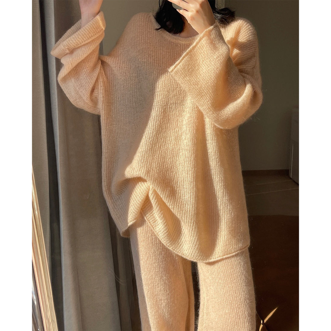 Damen Mohair-Optik Lounge-Set mit Oversize-Rundhalspullover und gerader Strickhose Echoarchiv