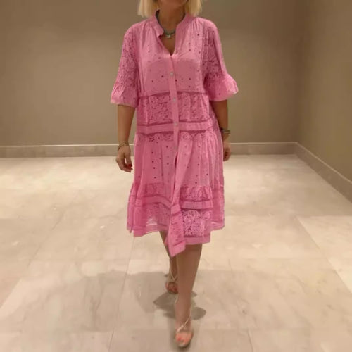 Damen nan romantisches Midikleid mit Broderie-Anglaise, durchgeknöpftem Oberteil, Stehkragen, halblangen Volantärmeln und stufigem Saum Echo Archiv