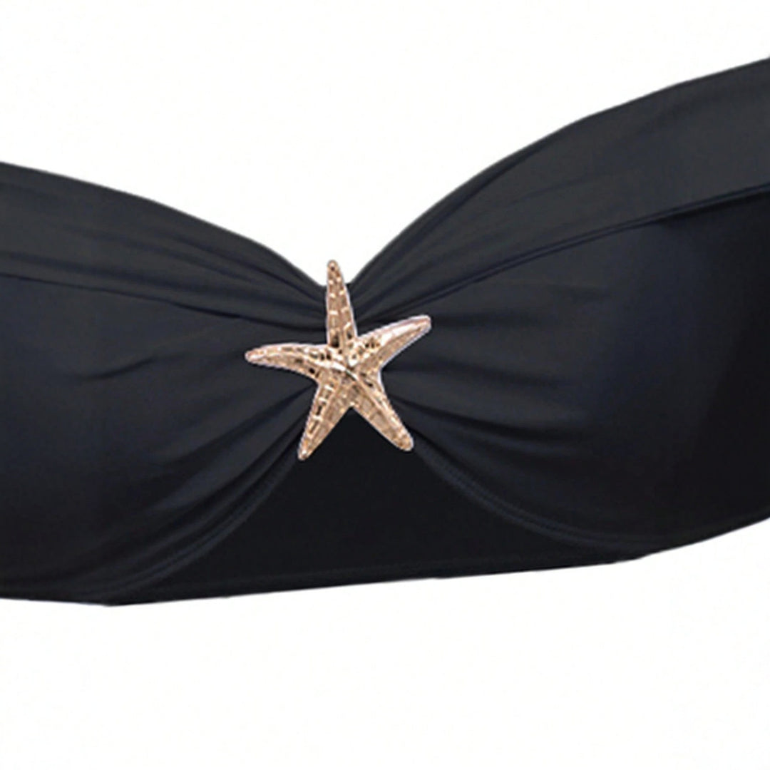 Damen Bikiniset mit Wickelrock und eleganten Schmuckdetails Echo Archiv