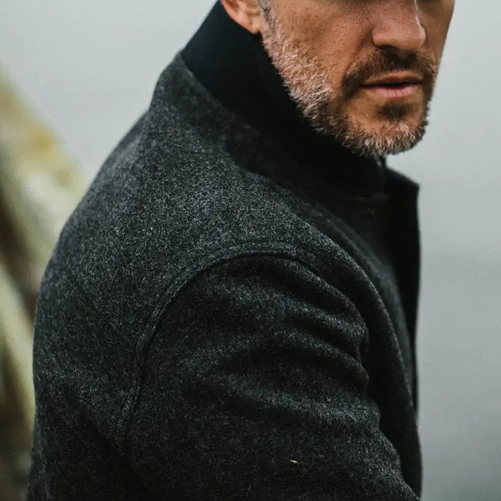 Herren kuschelige und stylische Strickjacke mit Druckknöpfen und seitlichen Taschen Echoarchiv
