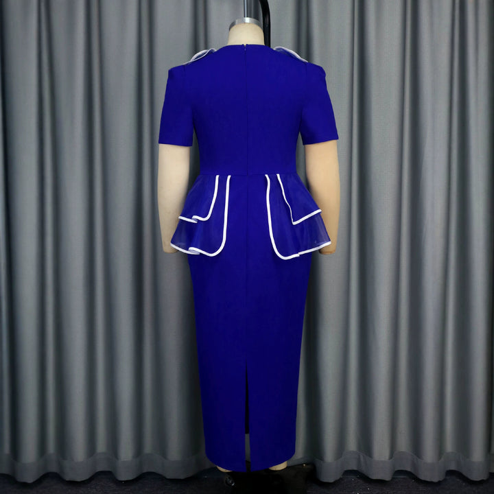 Damen figurbetontes Kleid mit fließendem Rüschendesign Echo Archiv