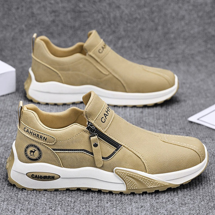 Herren robuste Outdoor-Sneaker mit seitlichem Reißverschluss, gepolstertem Knöchelkragen und griffiger Profilsohle – Norré