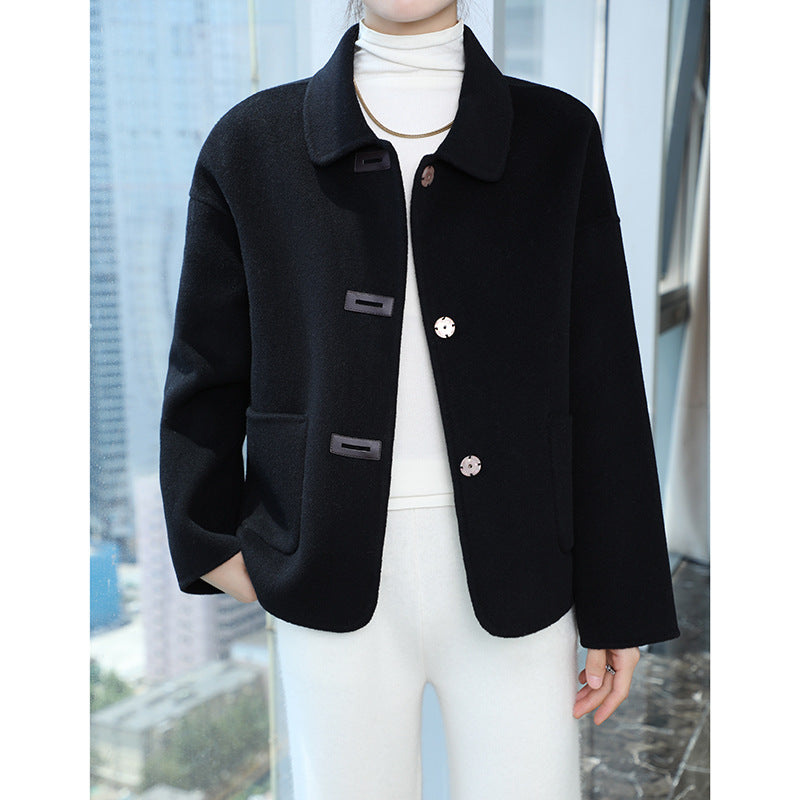 Damen Kurzmantel aus Wollmix mit Hemdkragen, kastiger Silhouette und Eingrifftaschen Echoarchiv