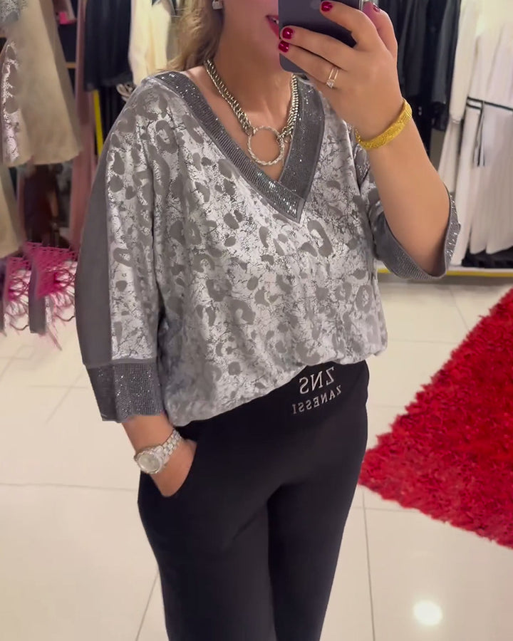 Damen nan schimmerndes Jacquard-Blusenshirt mit V-Passe in Schmuckoptik und dreiviertelärmeln Echo Archiv