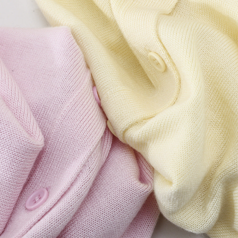 Damen Feiner Knopf-Cardigan mit Rundhalsausschnitt, schmaler Passform und Rippenabschlüssen Echo Archiv