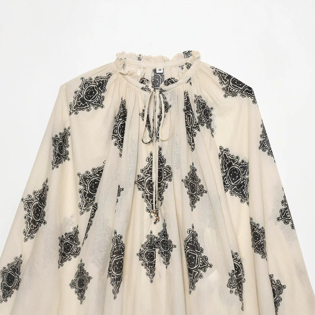Damen Weite Boho-Bluse mit Rüschkragen, Tunnelzug und Ballonärmeln Echo Archiv