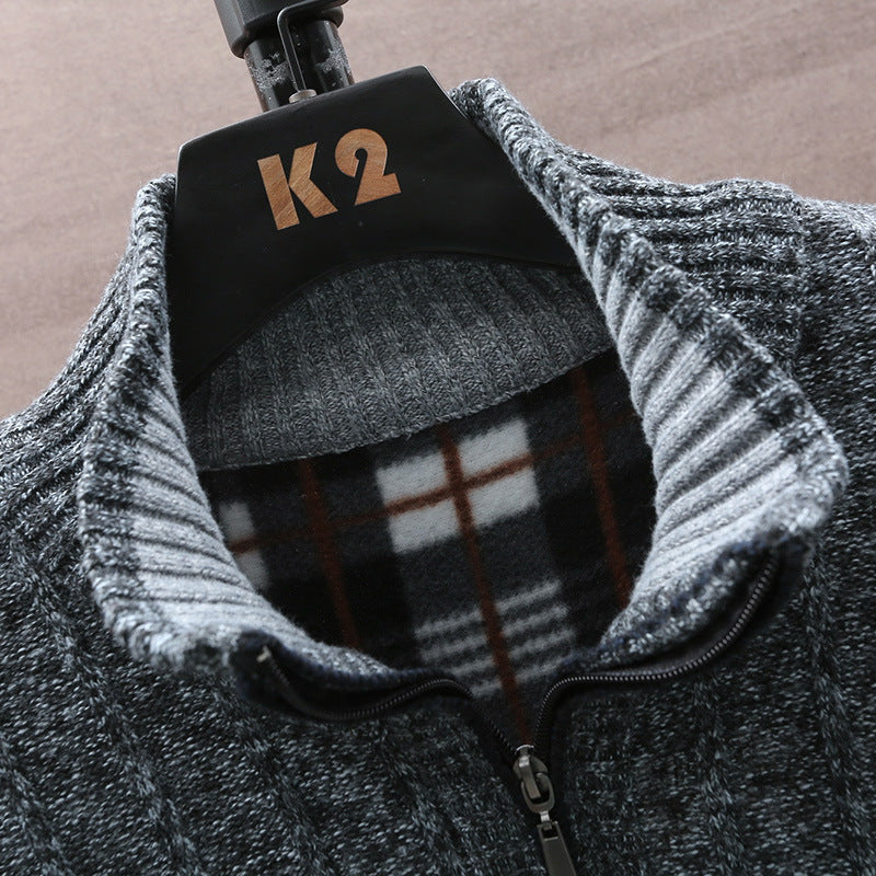 Herren Strickpullover mit Stehkragen und halbem Reißverschluss Echoarchiv