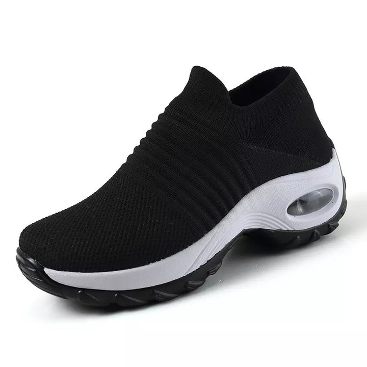 Damen Slip-On Strick-Sneaker mit sockenähnlichem Schaft und Luftkissen-Plateausohle – Névara