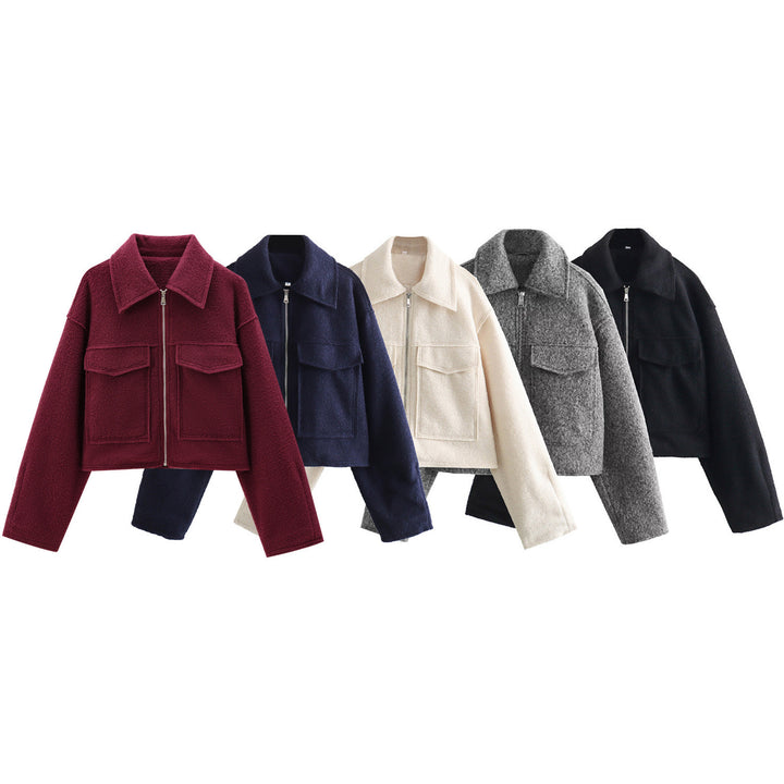 Damen Kurze Bouclé‑Jacke im Boxy‑Cut mit Reißverschluss und Pattentaschen Echo Archiv