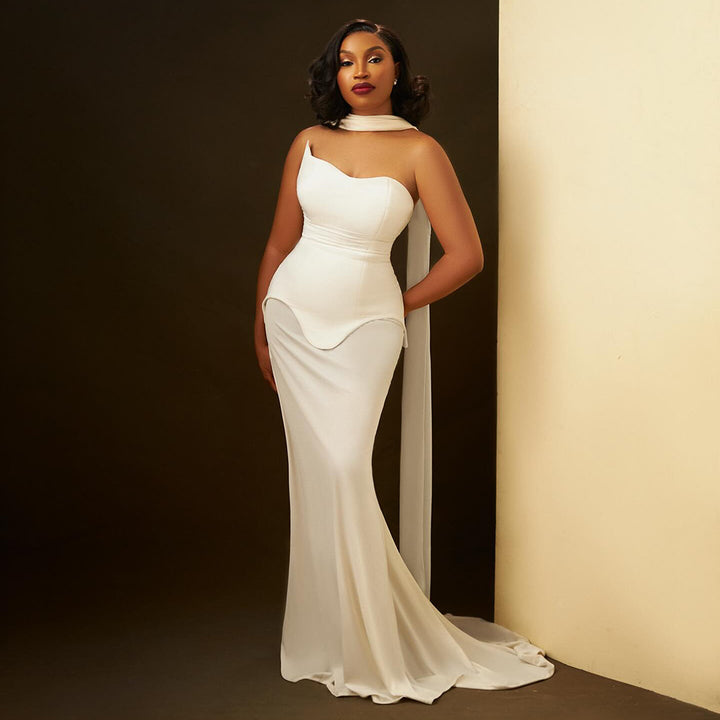 Damen Maxikleid mit asymmetrischem Ausschnitt und figurbetontem Schnitt Echo Archiv