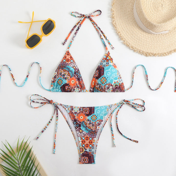 Damen Triangel-Bikini mit floralem Muster und verspieltem Bindeband Echo Archiv