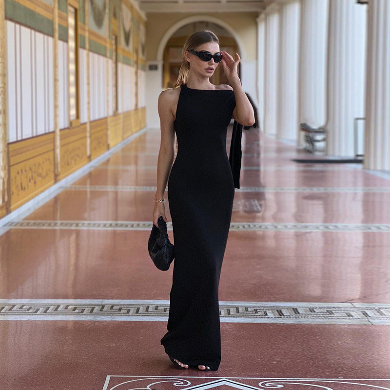 Damen elegantes Maxikleid mit asymmetrischem Design und einem ärmellosen Schnitt Echo Archiv
