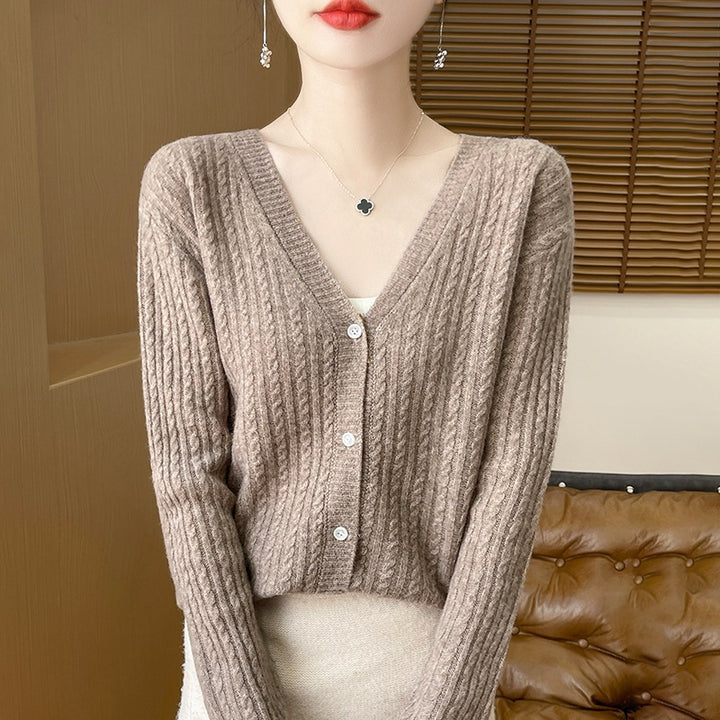 Damen Kurzgeschnittener Feinstrick-Cardigan mit V‑Ausschnitt, feiner Rippenstruktur und Perlmuttknöpfen Echoarchiv
