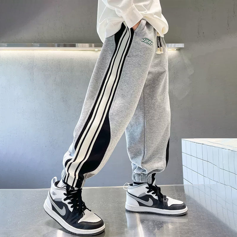 Herren sportliche Jogginghose mit seitlichem Streifendetail Echo Archiv