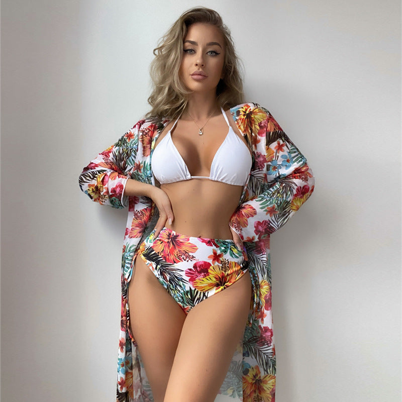 Damen Hochtaillierter Bikini mit floralem Cover-Up Echo Archiv