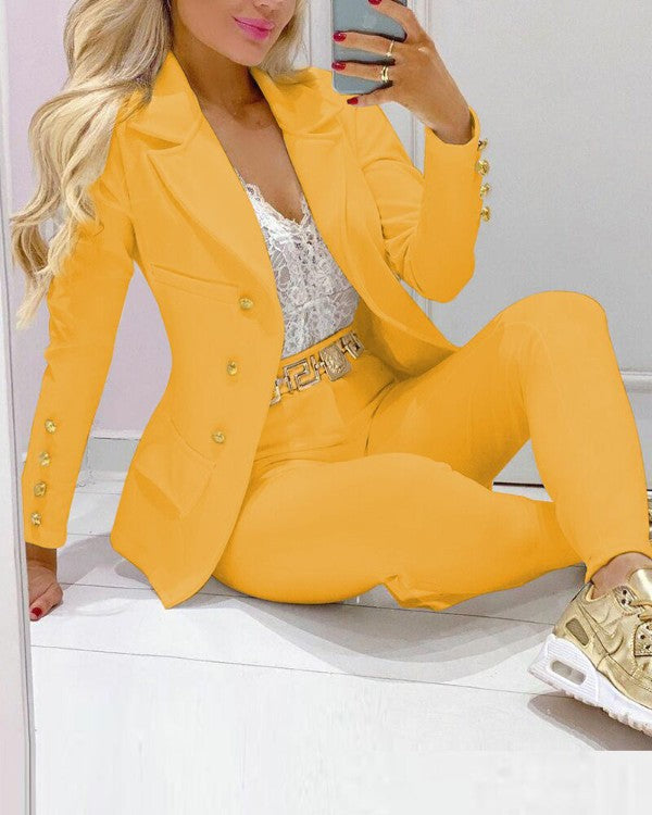 Damen nan tailliertes Doppelreiher-Blazer-Set mit goldknopf-Detail und hochtaillierter Slimhose Echo Archiv