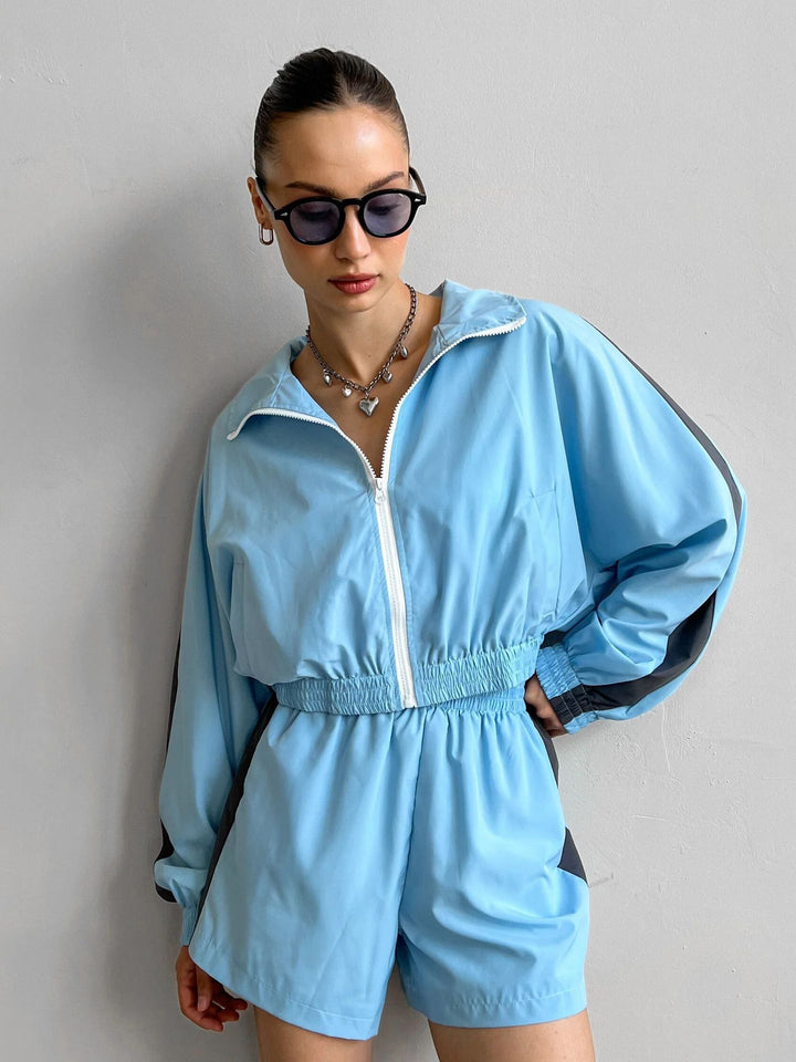 Damen nan kurzes Sport-Trackset mit Crop-Zip Jacke und elastischer Highwaist-Shorts Echo Archiv