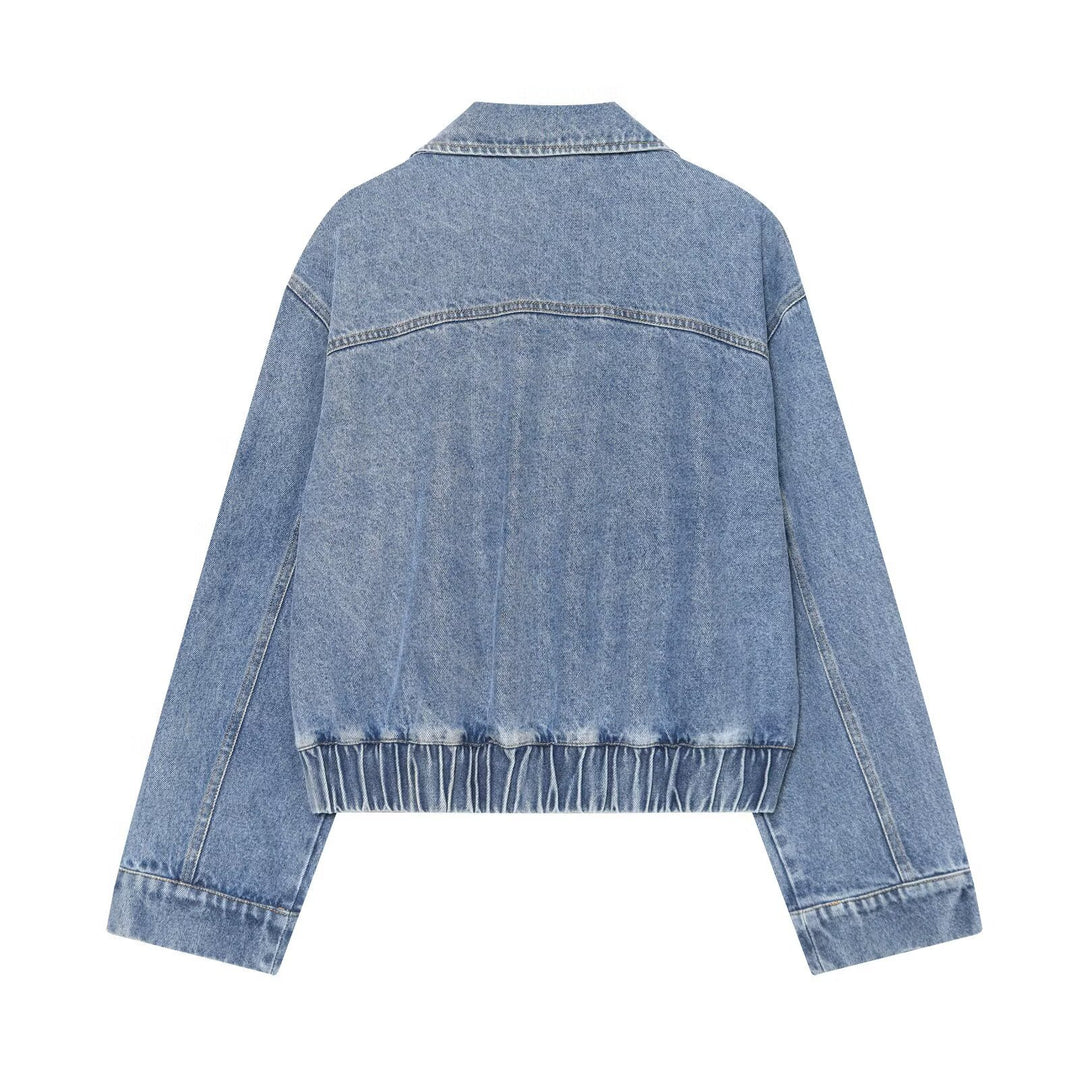 Damen kurze Double-Breasted Jeansjacke mit Überschlagkragen, Schulterklappen und gesmoktem Saum Echo Archiv
