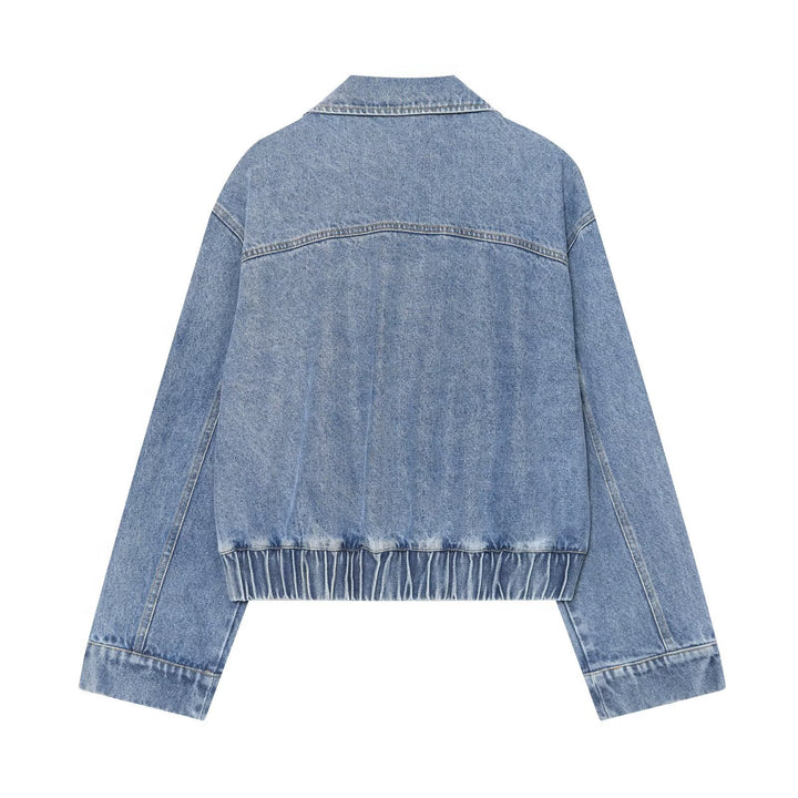 Damen kurze Double-Breasted Jeansjacke mit Überschlagkragen, Schulterklappen und gesmoktem Saum Echo Archiv