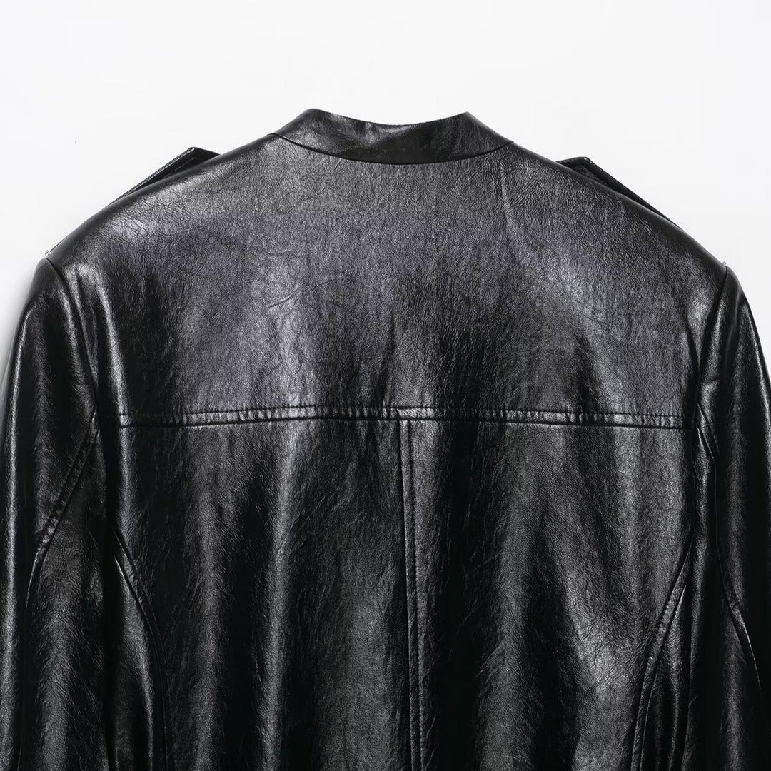 Damen Taillierte Kunstlederjacke im Trenchstil mit Stehkragen, Pattentaschen und Bindegürtel Echoarchiv