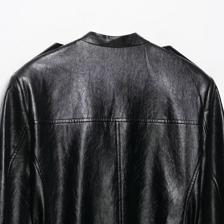 Damen Taillierte Kunstlederjacke im Trenchstil mit Stehkragen, Pattentaschen und Bindegürtel Echoarchiv