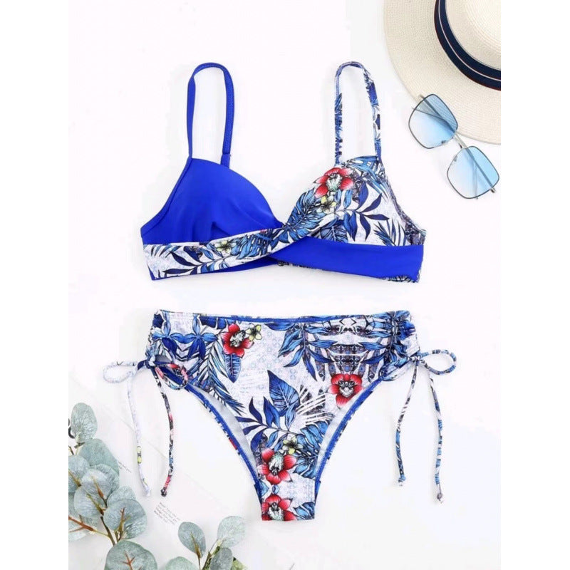 Damen Triangel-Bikini mit floralem Muster und stilvollen Bindebändern Echo Archiv
