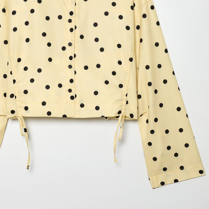 Damen Gepunktete Cropped-Bluse mit Stehkragen und Tunnelzug Echo Archiv