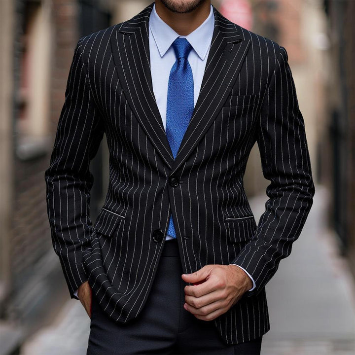 Herren Eleganter Streifenblazer mit modernem Schnitt und luxuriösen Details Echoarchiv