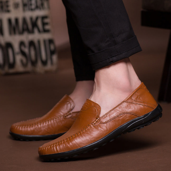 Herren Lederloafer im Mokassin-Stil mit handgenähter Ziernaht, elastischen Seiteneinsätzen und rutschfester Gummilaufsohle Echo Archiv