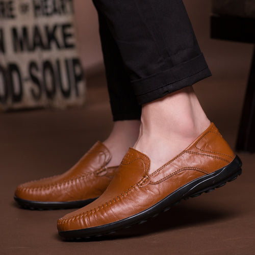 Herren Lederloafer im Mokassin-Stil mit handgenähter Ziernaht, elastischen Seiteneinsätzen und rutschfester Gummilaufsohle Echo Archiv